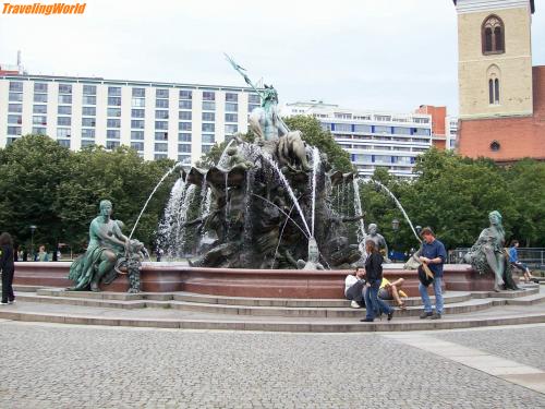 Deutschland: 100_1563 / Springbrunnen am Alex