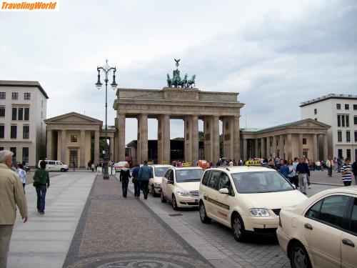 Deutschland: 100_1578 / Pariser-Platz mit Brandenburger Tor