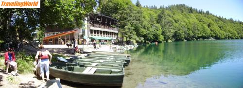 Frankreich: 03_17_PAN Lac Pavin W / Der kreisrunde Kratersee Lac Pavin