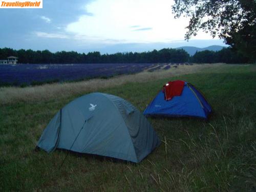 Frankreich: web-0201Zelt / Da in Sault der Platz schon voll war, campten wir \"wild\".