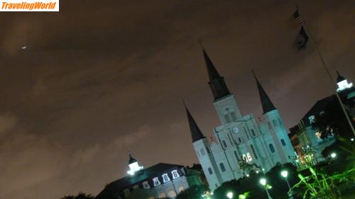 USA: 2.JPG / Kathedrale St. Lois  by night.