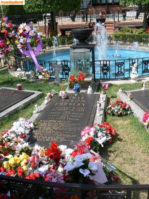 USA: 11 / Graceland und Elvis Grab. Ein Besuch von Memphis ist nicht komplett ohne Graceland.