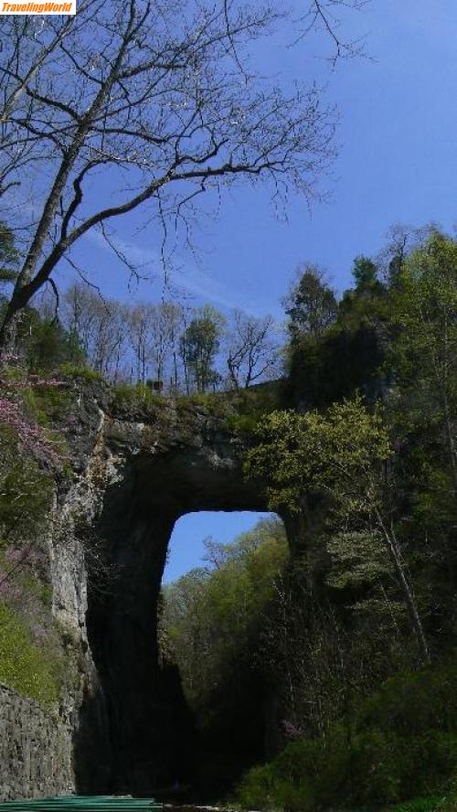 USA: A.JPG / Natural Bridge in der Naehe des Blue Ridge Parkway.