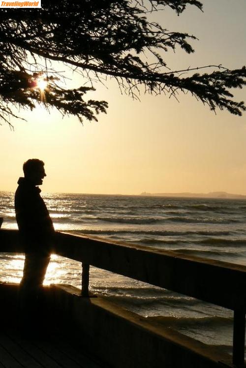 Kanada: vancouverisland4 / Lustige Begebenheit am Strand und dann ploetzlich eingefangen. Retos Lachhaltung.