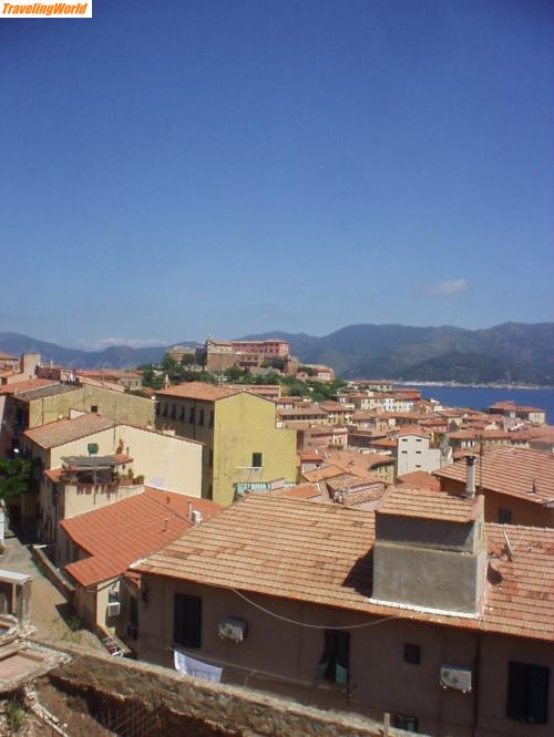 Italien: P1010080 / 
Elba blick von der Festung in den Hafen von Portoferraio . 
