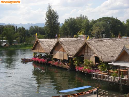 Thailand: DSCF1244 / Es gibt hier viele schwimmende Restaurants und guten Fisch