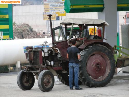 Albanien: moderner-Traktor / \" Moderner Traktor \" made Albania